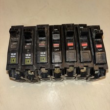 LOT OF 7 Square D five 20 Amp, two 15A Circuit Breakers - single pole