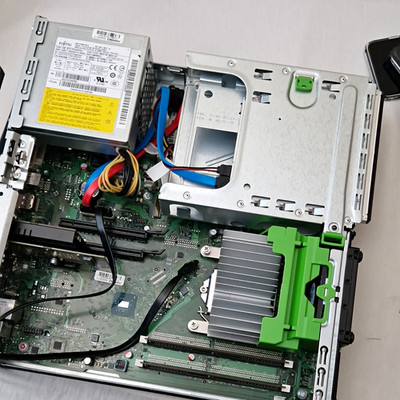 Fujitsu ESPRIMO D556 Desktop-PC i3-7100 16 GB RAM Ohne SSD