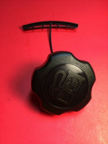 NOS OEM Briggs & Stratton 595214 Cap-Fuel Tank  - Picture 2 of 2