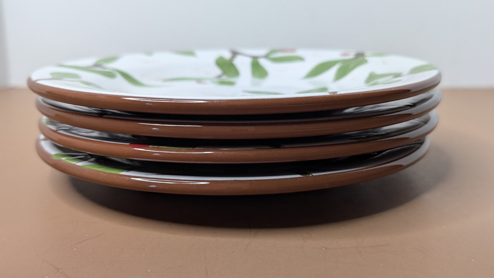 Dick Idol Plates Woodberry Set of 4 Salad Sandwich Snack Dessert Raspberry Vines