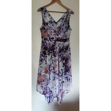 Simply Vera Wang Size Medium Blue Multicolor sharkbite flowy Dress watercolor