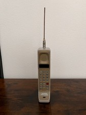 Vintage Motorola Brick Cell Phone / Model F09LFD8456BA / Very Clean Condition