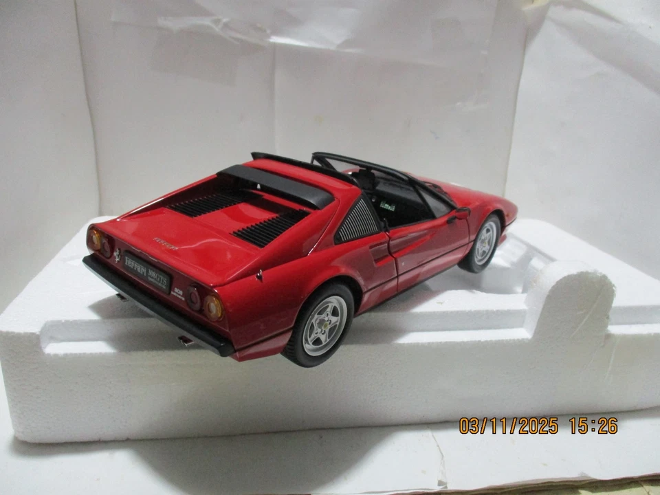 KYOSHO Ferrari 308 GTS Quattrovalvole sc 1,18 - Immagine 4 di 4