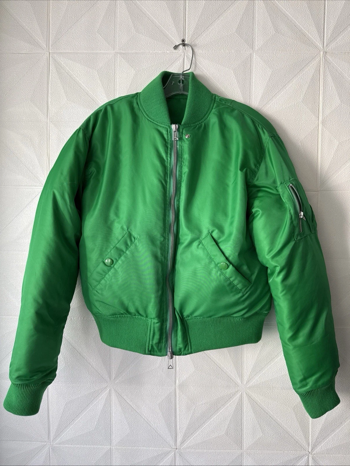 Bottega Veneta — Bottega Veneta Bomber Jacket Nylon Bottega Veneta Green Jacket 6 Pockets S/M.