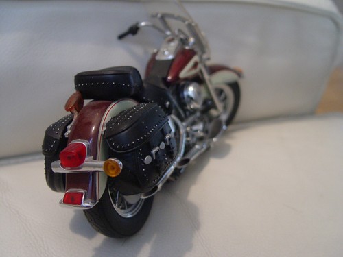 Harley Davidson Heritage Softail Classic Model Motorcycle Used 10 In. as picture - Picture 3 of 7