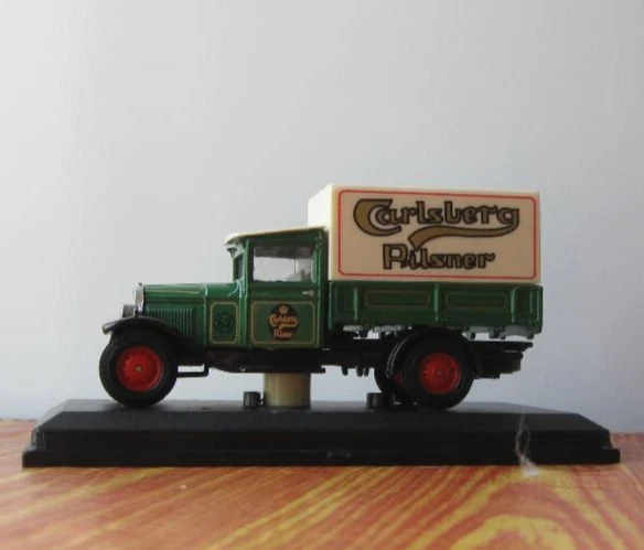 wonderful code-3-modelcar 1/43 VOLVO PV4 Truck "CARLSBERG PILSENER"  (DK) 1930 - Image 2 of 2