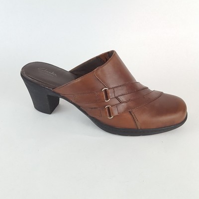 clarks brown pumps