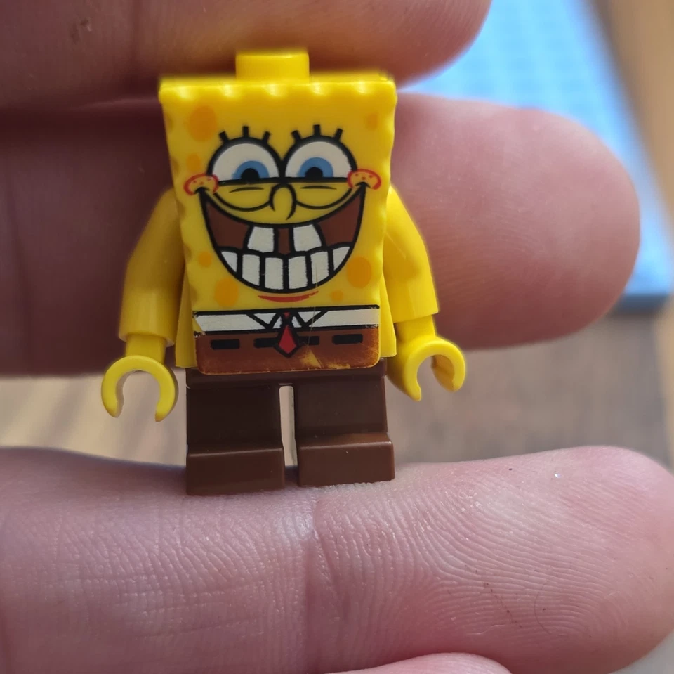 Lego SpongeBob Minifigure Grin with Bottom Teeth Spongebob SQUAREPANTS RARE! - Image 4 of 4
