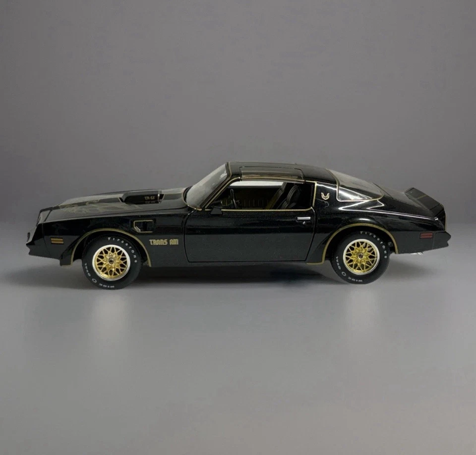 1/18 Diecast Pontiac Trans Am Smokey & The Bandit Custom LED LIGHT Bandit 2 - Image 3 of 4