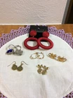 VINTAGE LOT OF 6 PIERCED EARRINGS GOLDTONE SILVERTONE FABRIC COSTUME JEWELRY