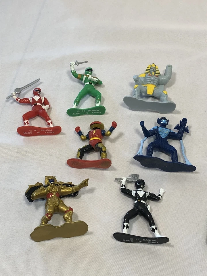 ✅ 1990's Mixed Lot of FORTY+ "Mighty Morphin Power Rangers" Toys & Accessories - Image 2 of 4