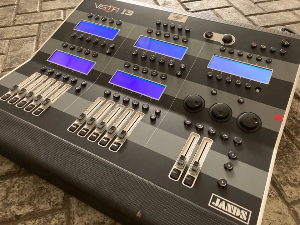 Jands Vista I3 Lighting Control Consol - Image 3 of 4