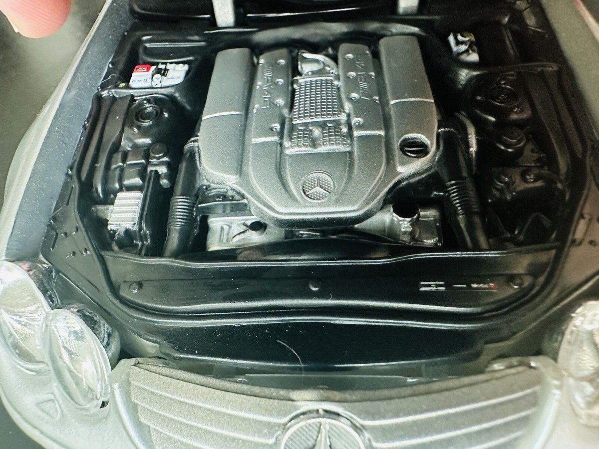 Rare Maisto 1/18 Mercedes Benz SL55 AMG F1 World Championship