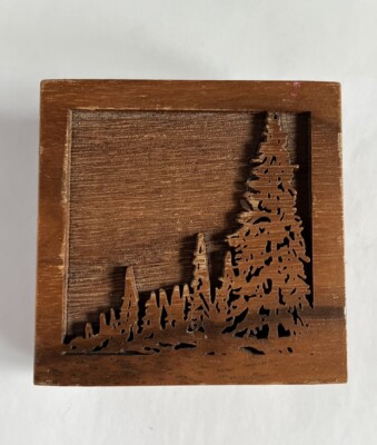 Vintage Lasercraft Solid Walnut Paperweight Outdoor Scene 2 X 2 Inches