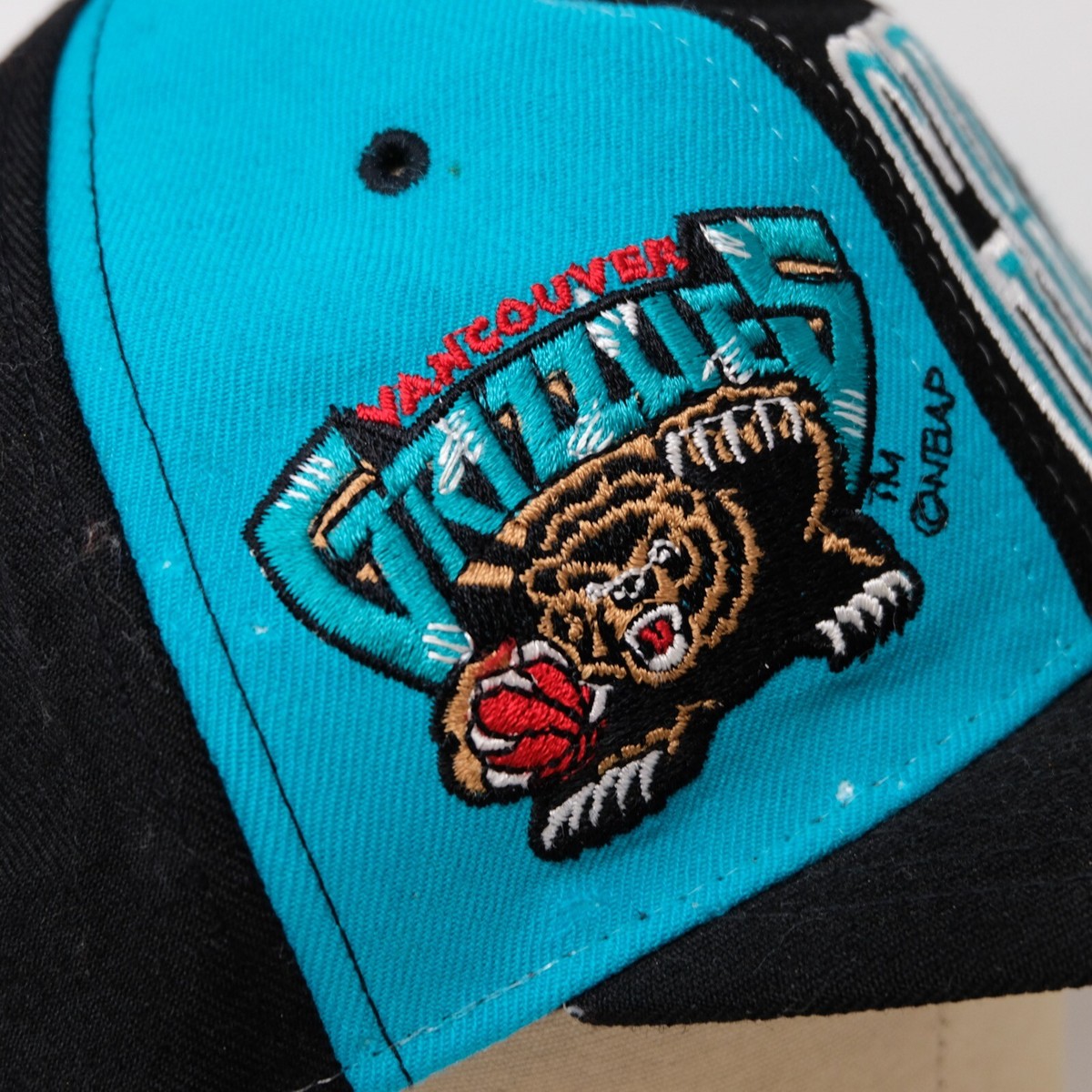 Rare Vintage STARTER Vancouver Grizzlies Tri-Power Snapback Rare Vintage STARTER Vancouver Grizzlies Tri-Power Snapback