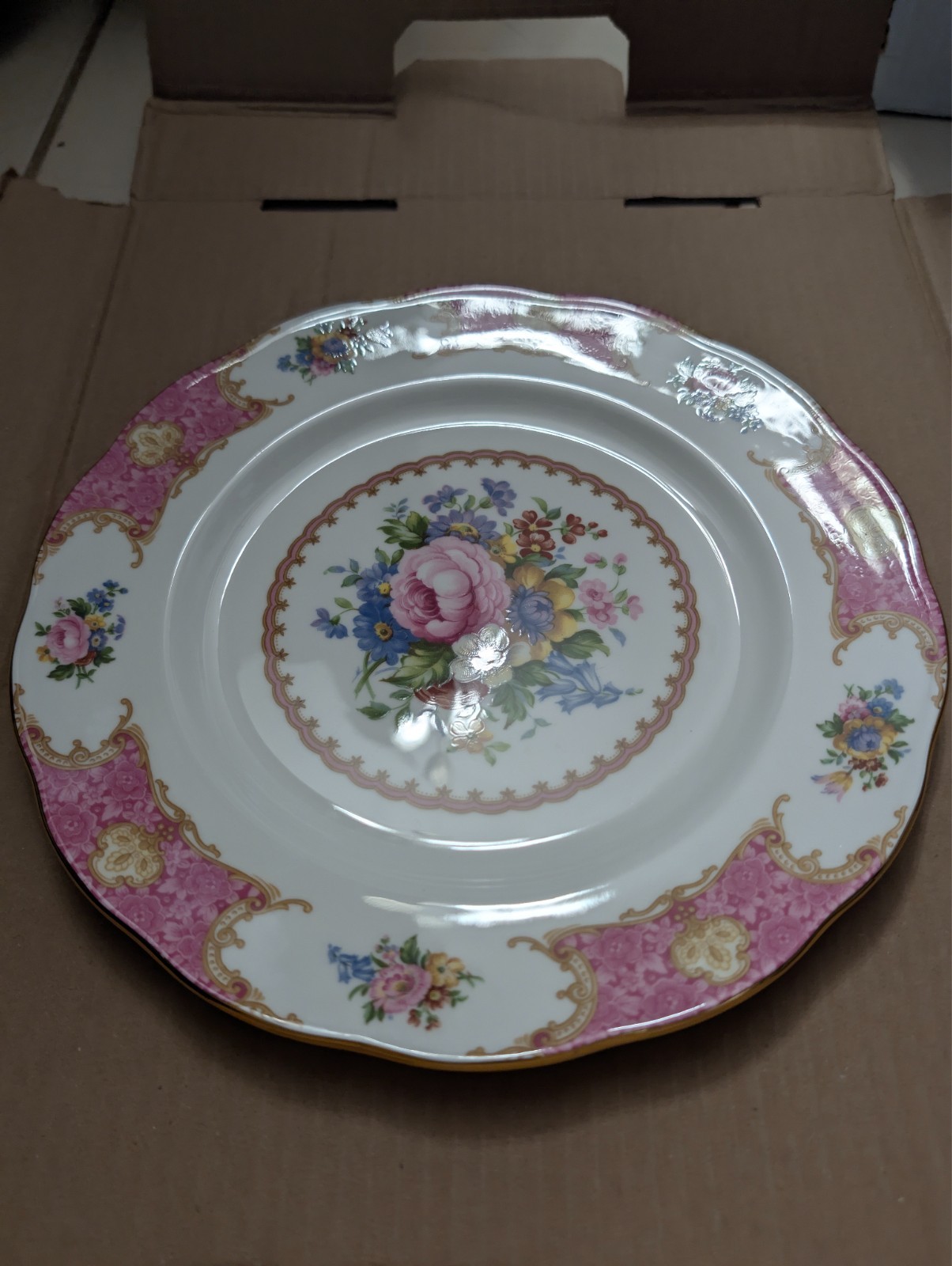 Royal Albert : Lady Carlyle | Fine Bone China Selection | Made in England | Mint