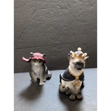 Lot Of 2-3 Inch Resin Cats With Crown And Robe And Red Cape
