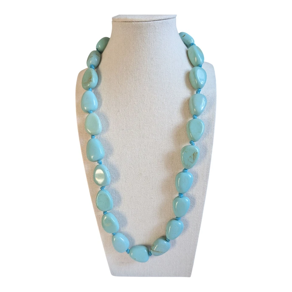 Collar grueso imitación turquesa atado a mano Foto 3 de 3