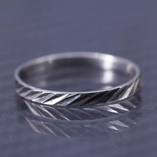 size 8, vintage sterling silver 925 handmade stackable ribbed band ring