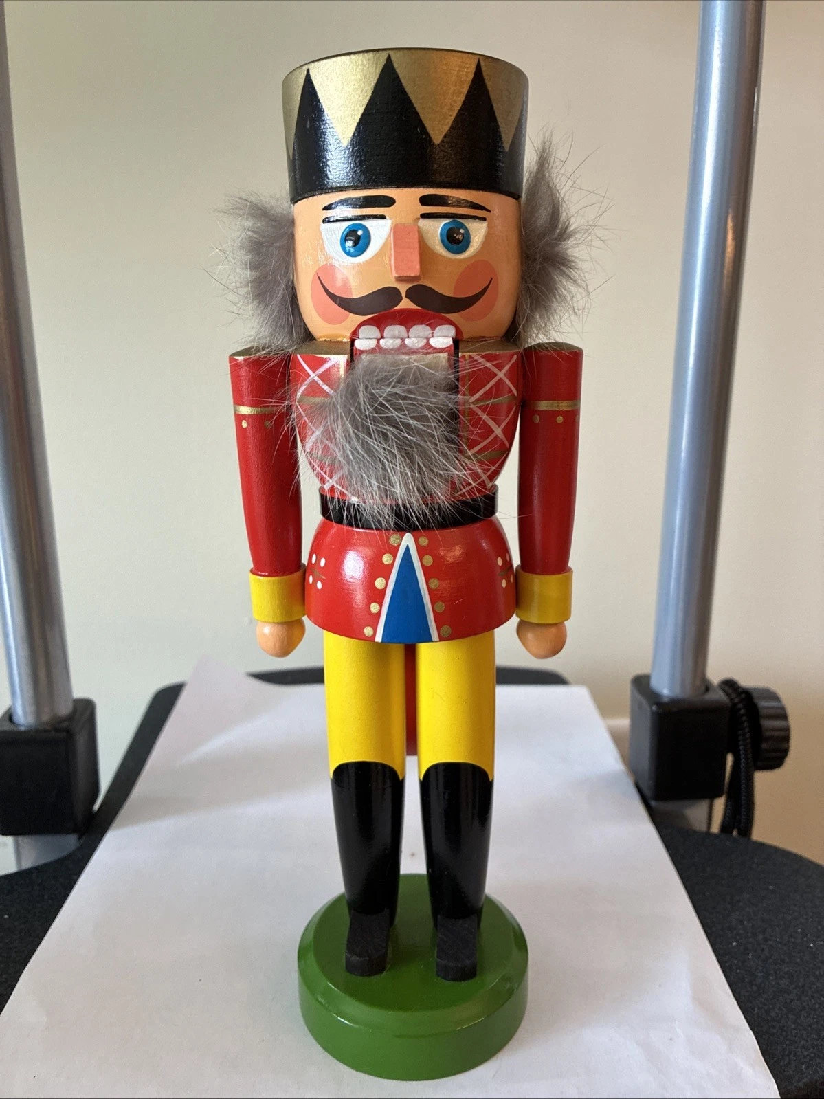 Vintage Erzgebirgische Volkskunst German 9 3/8” Tall King Wood Nutcracker W/Box