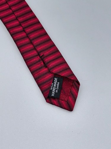 Cravatta da uomo Roffe grande motivo rosso e nero look classico solido - Foto 4 di 5