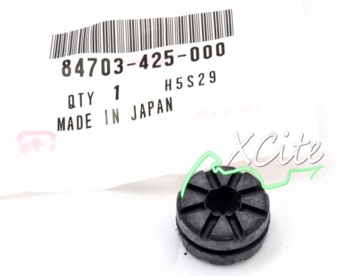 Genuine Honda CBR250RR MC22 tank grommet and collar 84703-425-000 90501-425-000 - Picture 2 of 4