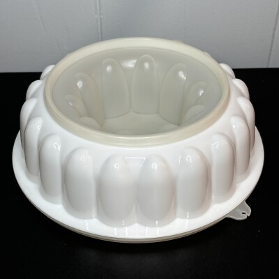 Tupperware 3 Piece White Jello Ring Gelatin Mold W/Lid #1201 1202 & 1203