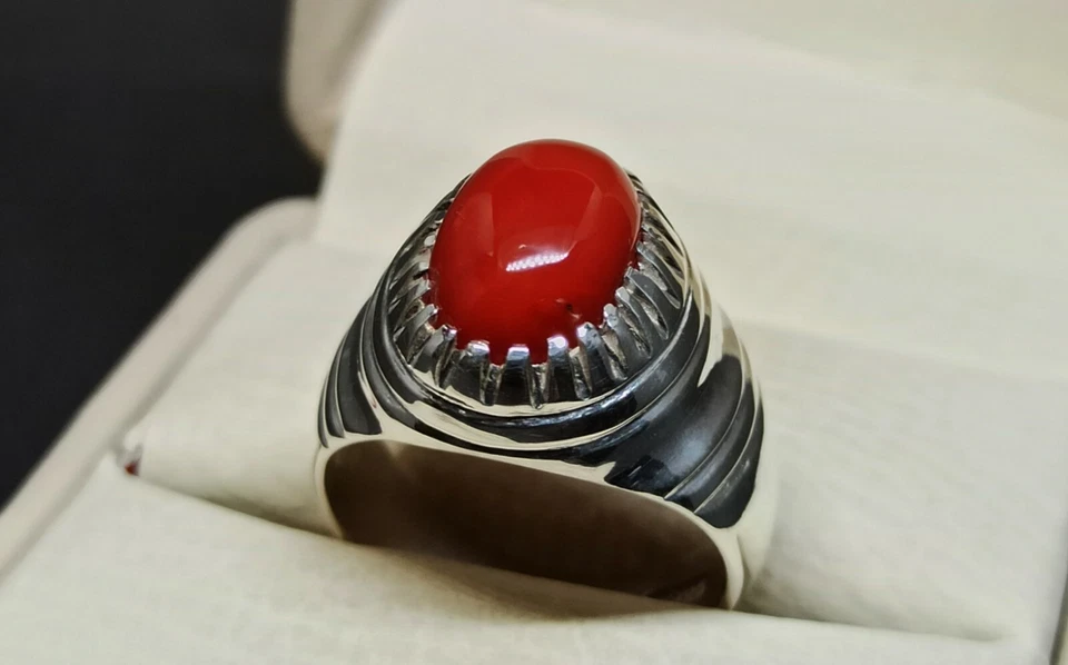 Anillo de mujer natural ovalado de coral rojo de plata de ley 925 hecho a mano con puntas Foto 4 de 4