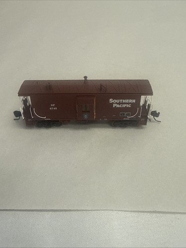 Athearn N Scale 23249 SP Police Bay Window Caboose | Condition: Used