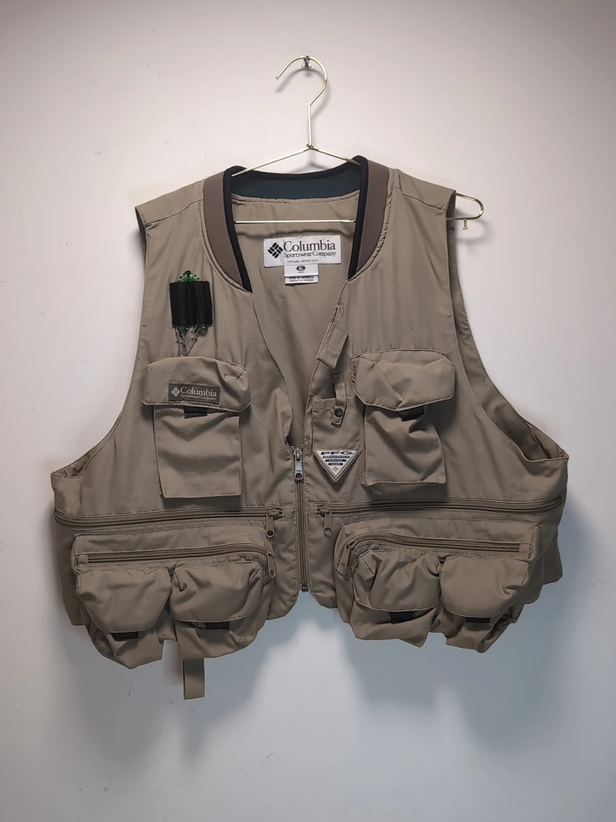 Vintage Columbia Men's PFG Vest, Zip Pockets, Knit Neckline, Size XL