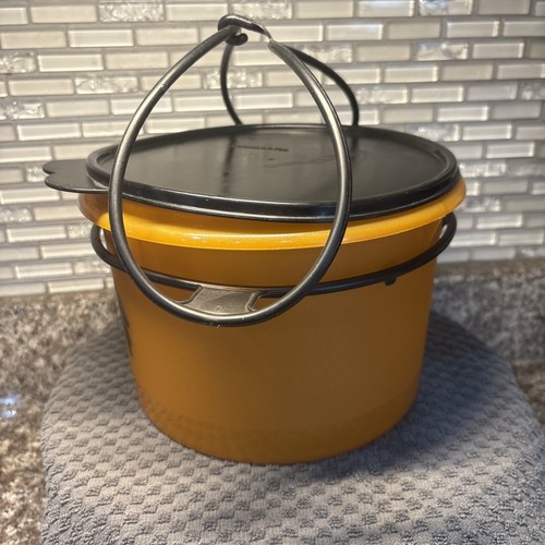 Tupperware Halloween Canister Handle Trick or Treat Bucket 14 Cup - Picture 2 of 6