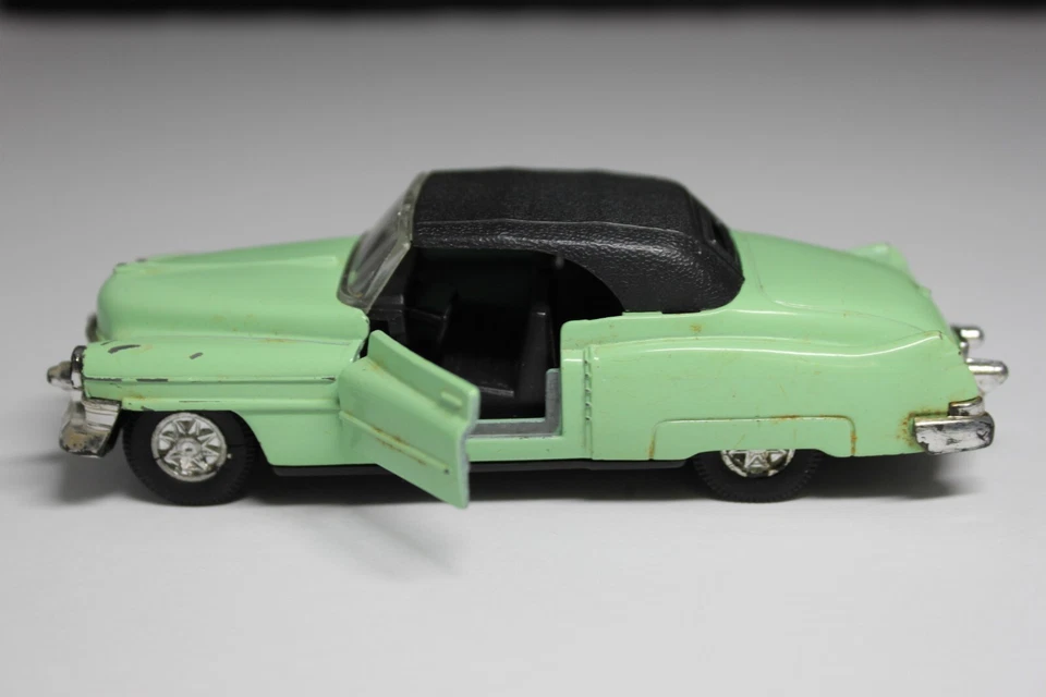 Diecast Car Lot of 3 Land Rover Defender 110 1952 Cadillac 1931 Rolls Royce 4-5" - Image 4 of 4