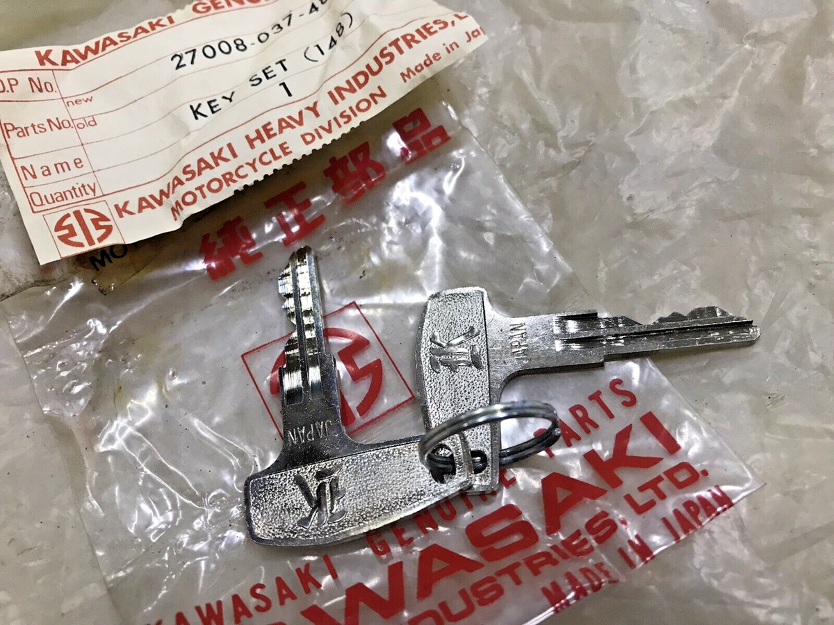 Kawasaki 125 B1 B1T B1L B1TL B1L-A Key Set #148 NOS Genuine
