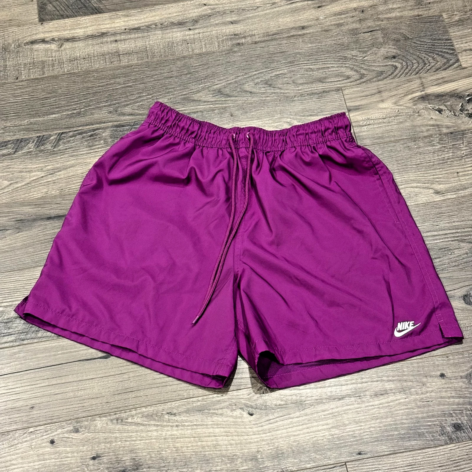 Nike Club Sportswear Woven Lined Flow Purple Shorts Men’s Size Large FN3307-503
