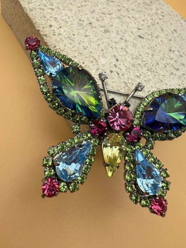 Butler & Wilson,signed Butterly Brooch, Vintage, Made In The UK.  - Image 2 of 4