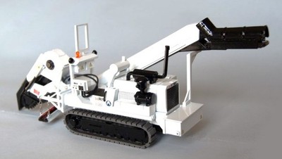 Les Miniatures du Faubourg Risa RT300 trencher - 1/50 Resin Handmade MIB
