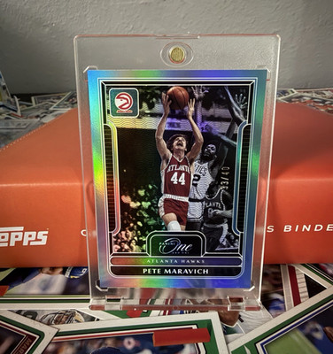 Panini 2022-23 One and One Legends Pete Maravich Blue /40 #178 Hawks