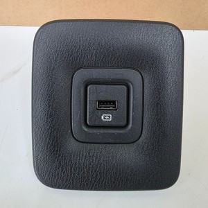 2014-2020 Infiniti QX60 Rear Quarter Console USB Charging Port LH Trim Panel OEM