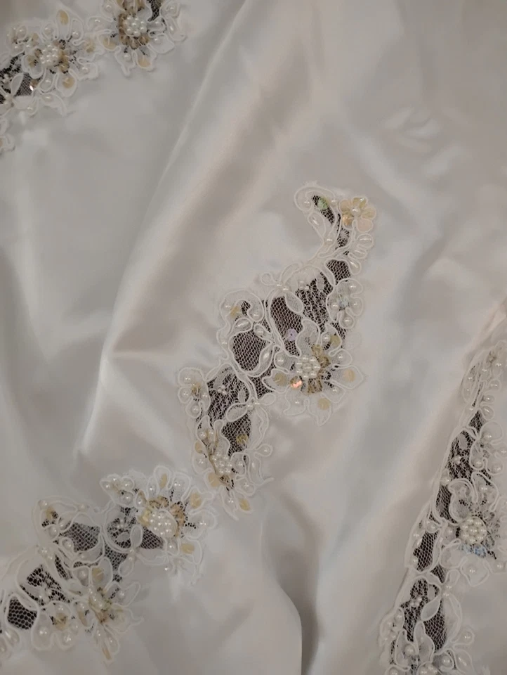 Mori Lee Wedding Gown Dress Bow Cathedral Train Bead Puff Sleeve V Neck - Image 4 of 4