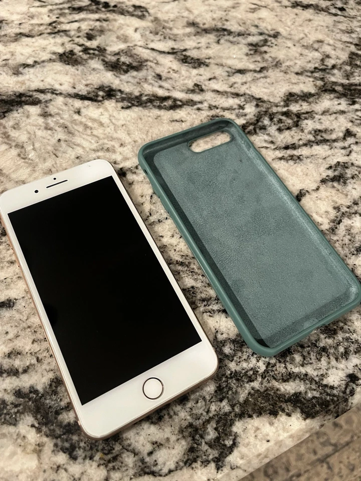 Apple iPhone 8 Plus 64GB - Rose Gold - Verizon Network - Fully Functional - Image 2 of 4