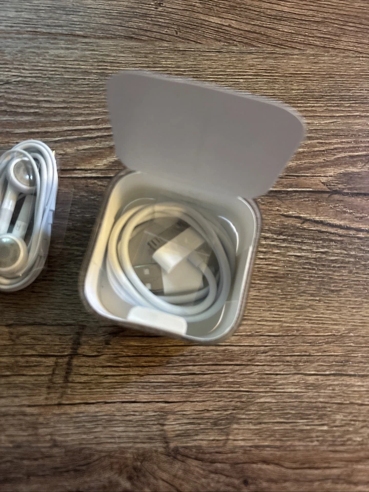 Apple A1366 iPod nano 6th Generation Graphite (8 GB) - Y518 - Image 4 of 4