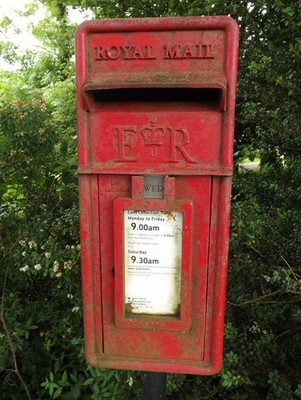 Photo A3 Wards Farm Postbox Bobby Hill On Market Western Road at the jun c2016