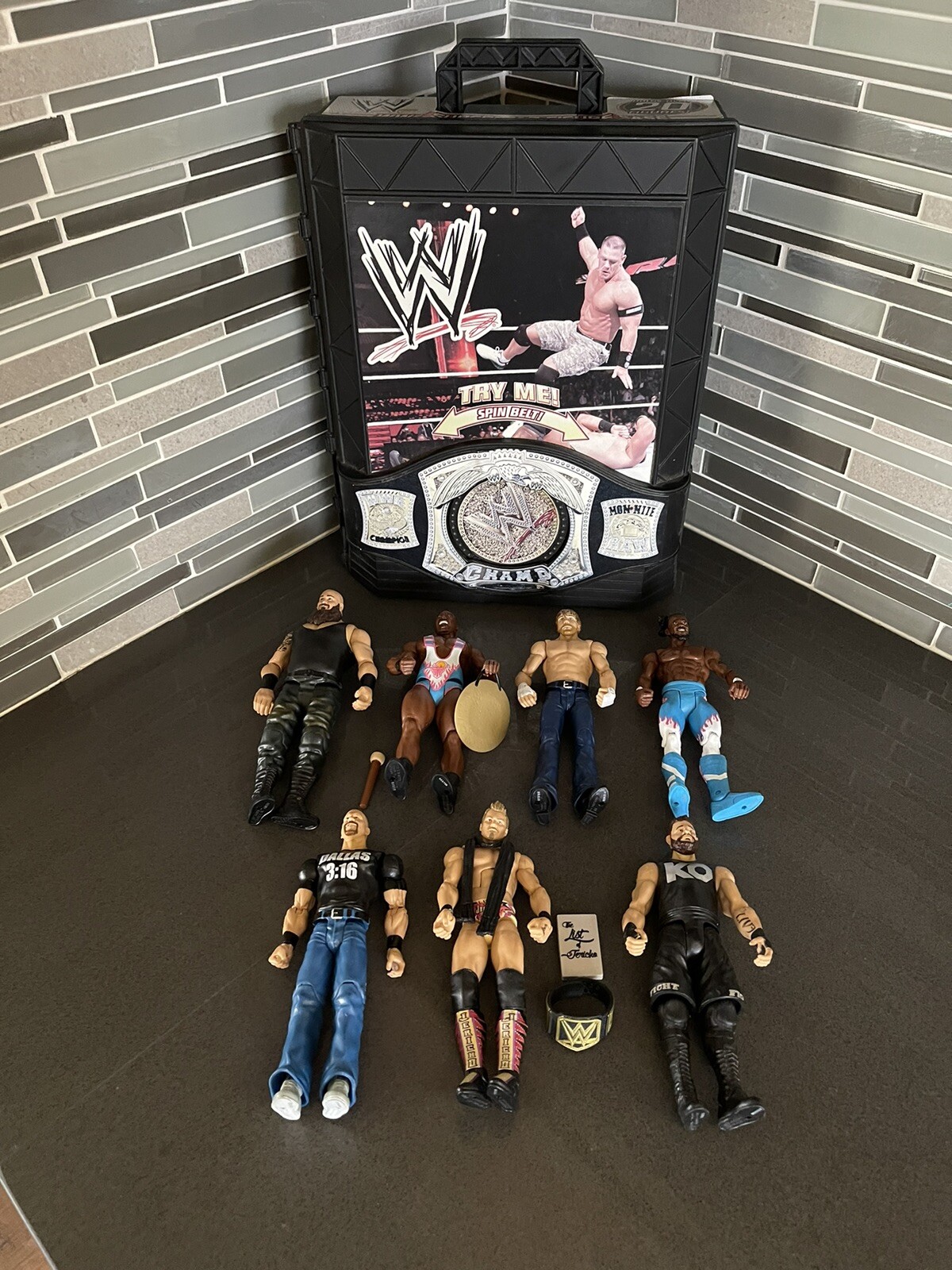 TARA Toys Official WWE Action Figure Carrying Case w/ 7 Figures eBay