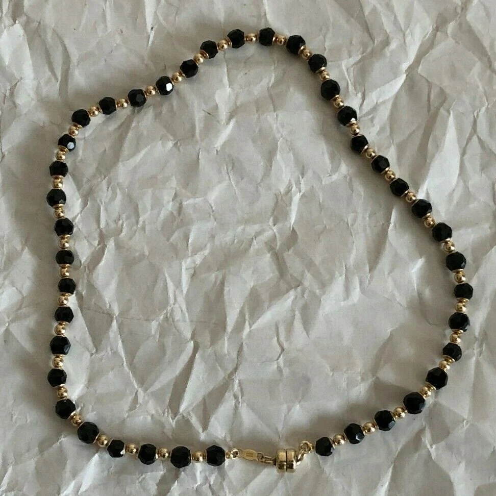 VINTAGE 14K GOLD JET BEADS NECKLACE WITH MAGNETIC CLASP