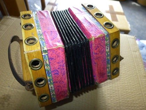 German Anglo 20+1 Button 7" Wide Concertina . 8 Fold... ..VGC. - Picture 2 of 5