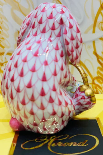 HEREND EGGSTRAVAGANT EASTER BUNNY PINK FISHNET FIGURINE,2,75" high,BRAND NEW - Picture 6 of 9