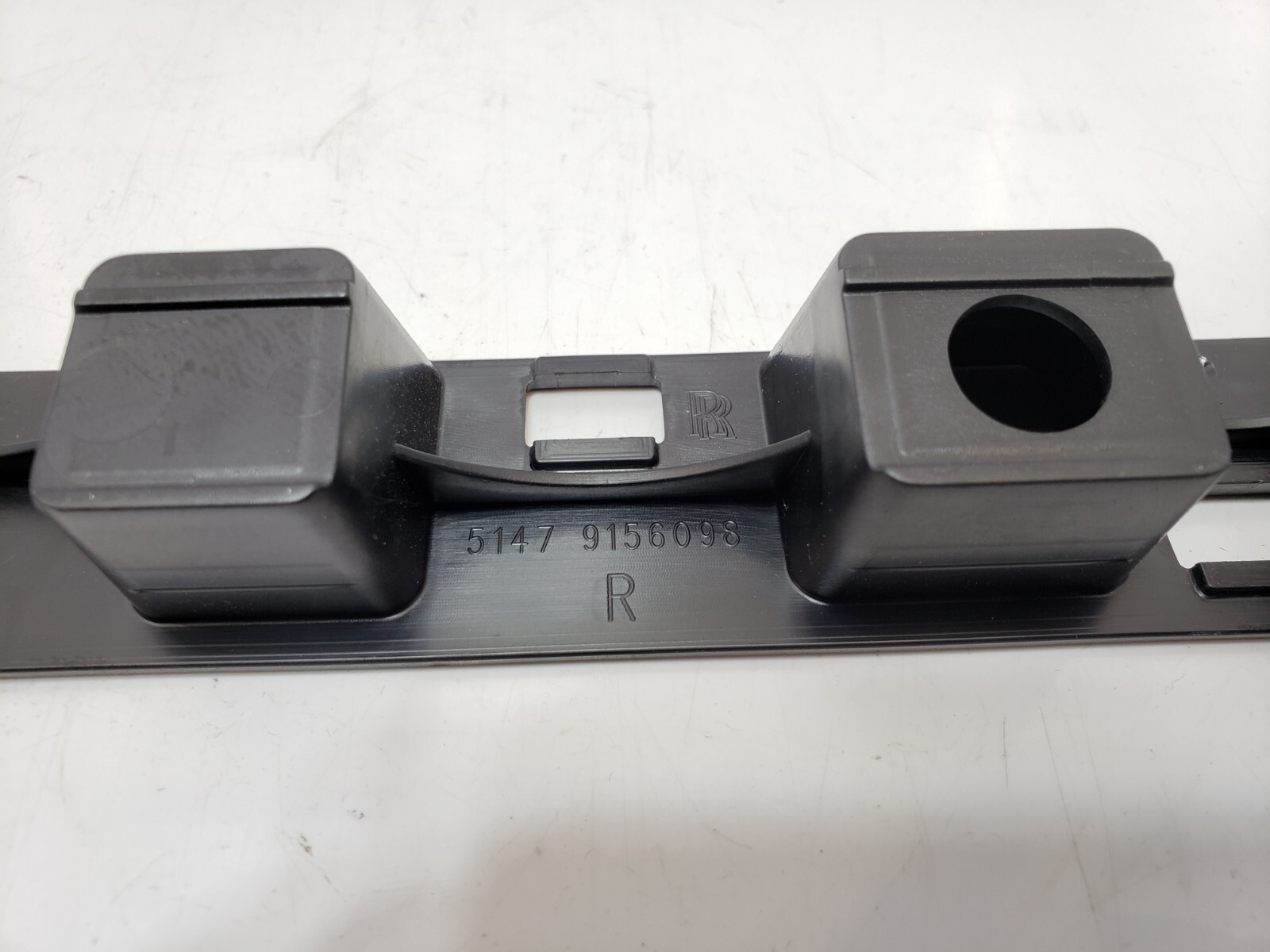 ✅ 10-14 OEM Rolls-Royce Ghost RR4 Front Left Right Side Door Sill Cover Bracket