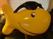 Pepperidge Farm Goldfish Baked Snack Crackers Inflatable Fish Display 42"