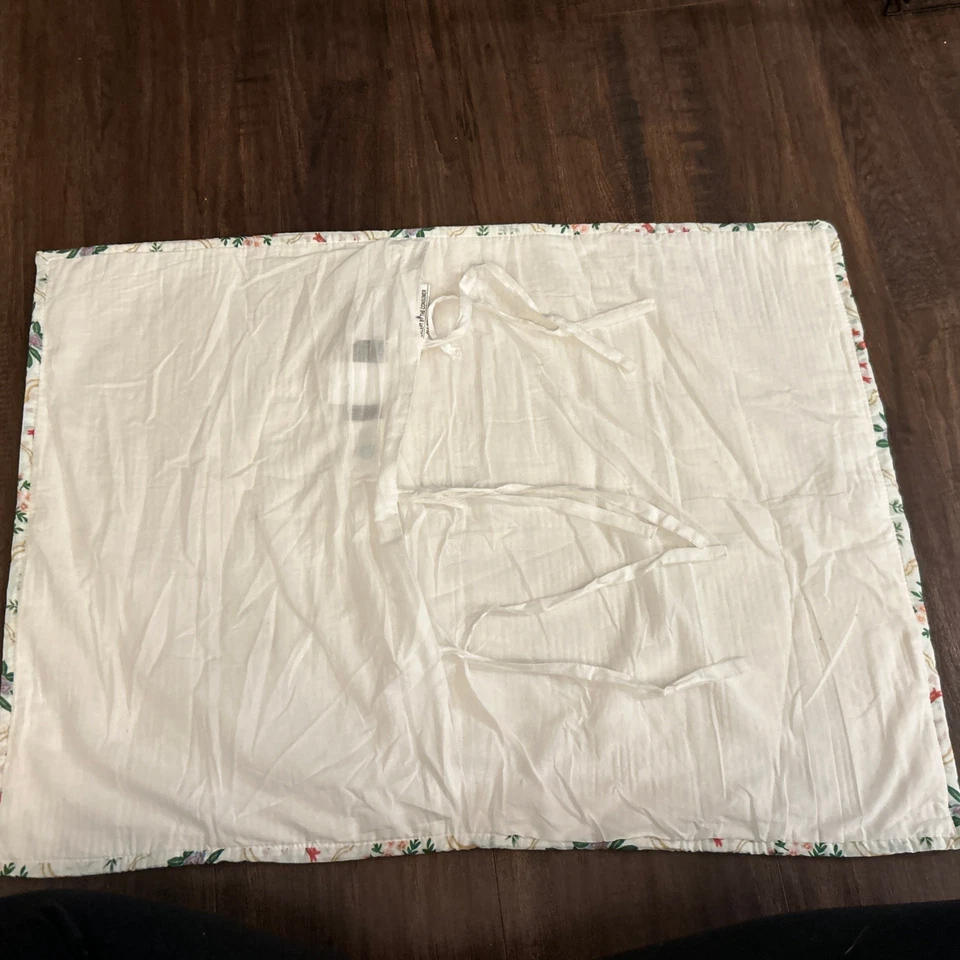 Nuevo sin etiquetas Rifle Paper Co. X The Company Store Hawthorne Edredón Floral Falso Foto 3 de 4