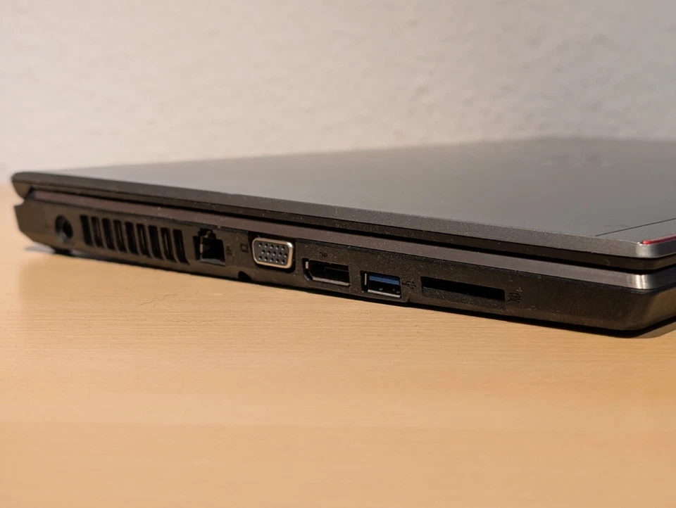 FUJITSU LIFEBOOK E756 i5-6gen. 4GB RAM, 500 GB HDD Win10, 15.6 Zoll. - Bild 2 von 4